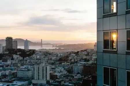 The 贝博体彩app city skyline is seen from the Four Seasons Hotel 贝博体彩app At Embarcadero.